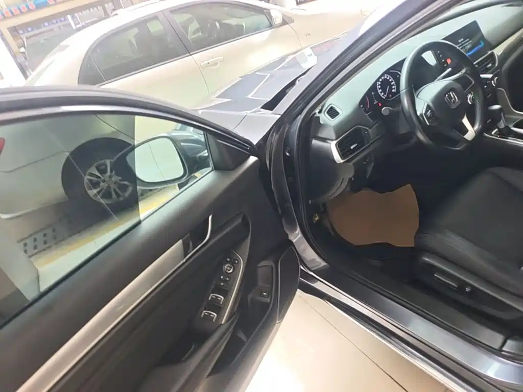 Honda Accord — миниатюра 16
