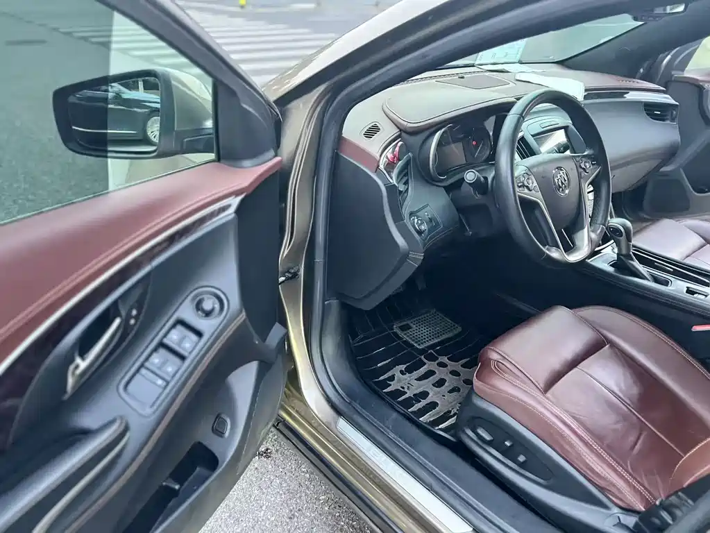 Buick LaCrosse — миниатюра 13