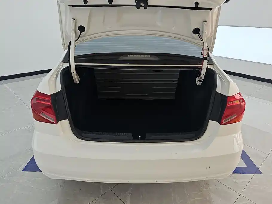 Volkswagen Jetta — миниатюра 4