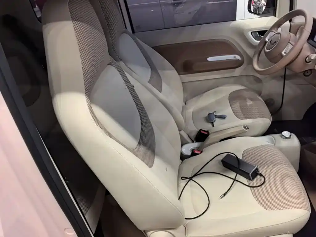 Wuling MINIEV — миниатюра 25