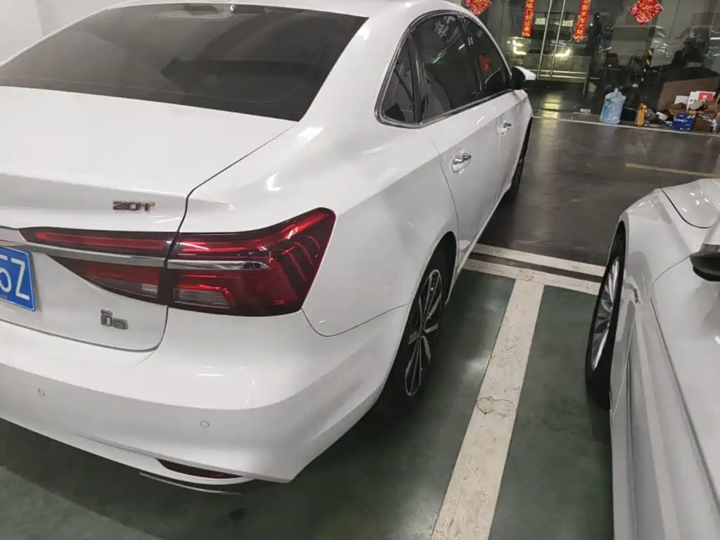 Roewe Roewe i6 Classic — миниатюра 8