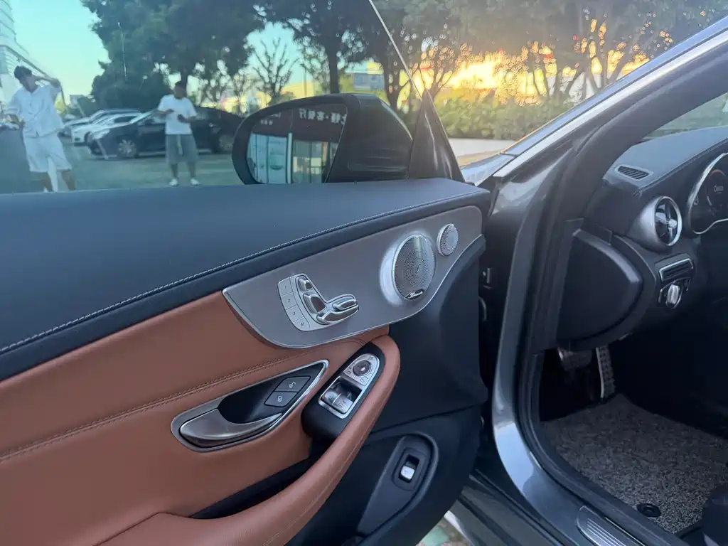 Mercedes-Benz C-Class (Import) — миниатюра 12
