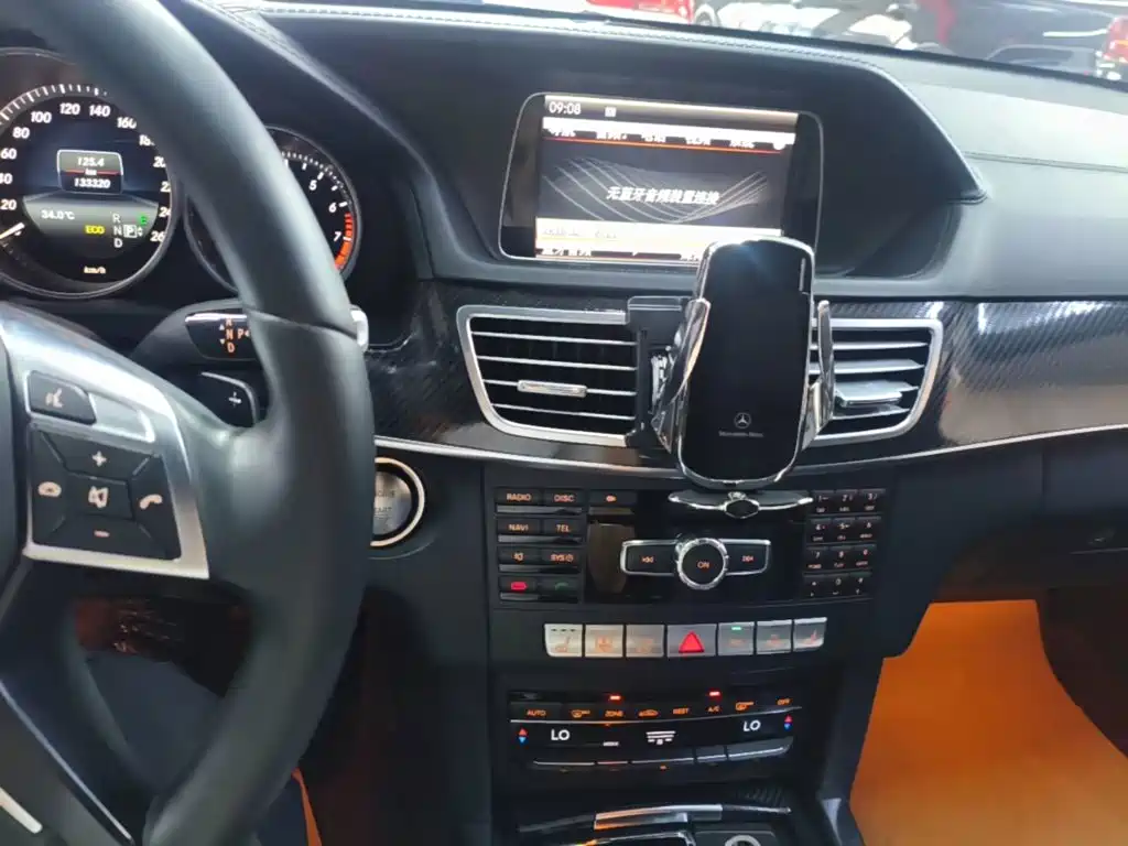 Mercedes-Benz E-Class — миниатюра 13