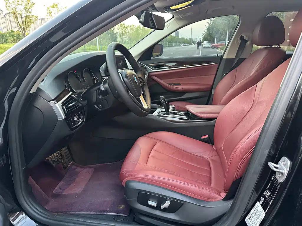 BMW 5 Series — миниатюра 21