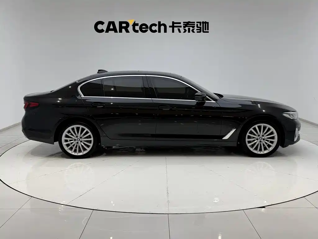 BMW 5 Series — миниатюра 4