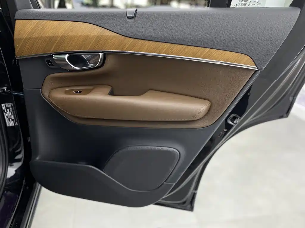 Volvo XC90 — миниатюра 19