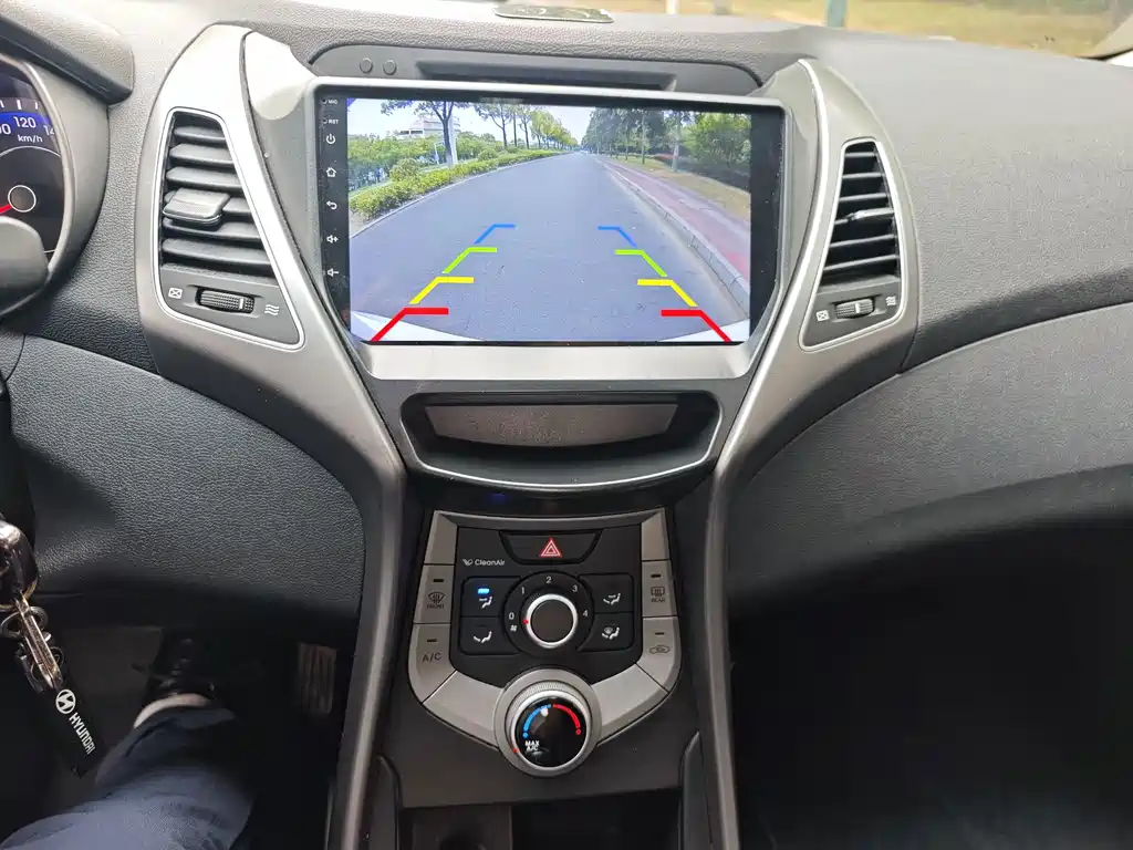 Hyundai Elantra Langdong — миниатюра 12