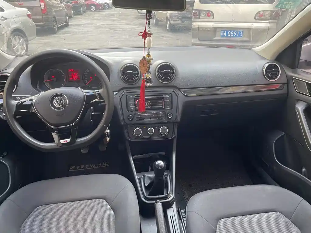 Volkswagen Jetta — миниатюра 8