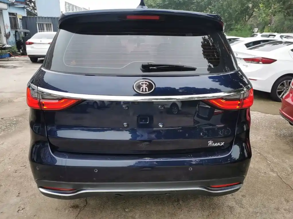BYD MAX — миниатюра 6