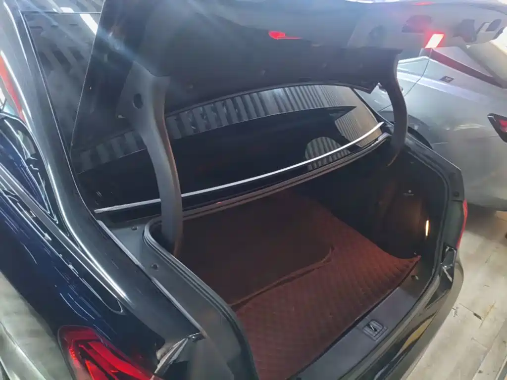 Mercedes-Benz E-Class — миниатюра 19