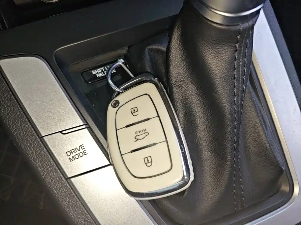 Hyundai Elantra — миниатюра 9