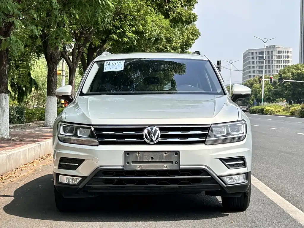 Volkswagen Tiguan L L 2017 330TSI AT Luxury