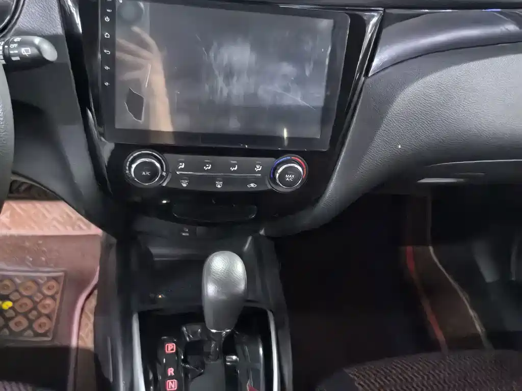 Nissan Qashqai — миниатюра 10