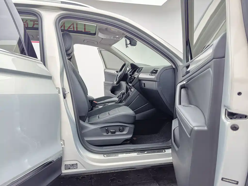 Volkswagen Tiguan L — миниатюра 28
