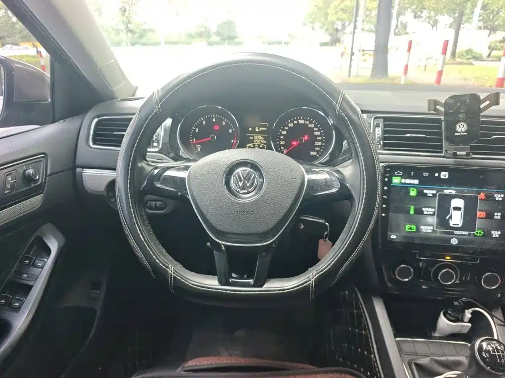 Volkswagen Sagitar — миниатюра 7