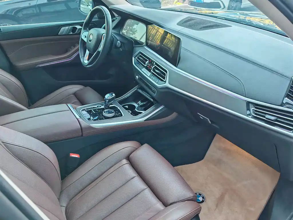 BMW X7 — миниатюра 21
