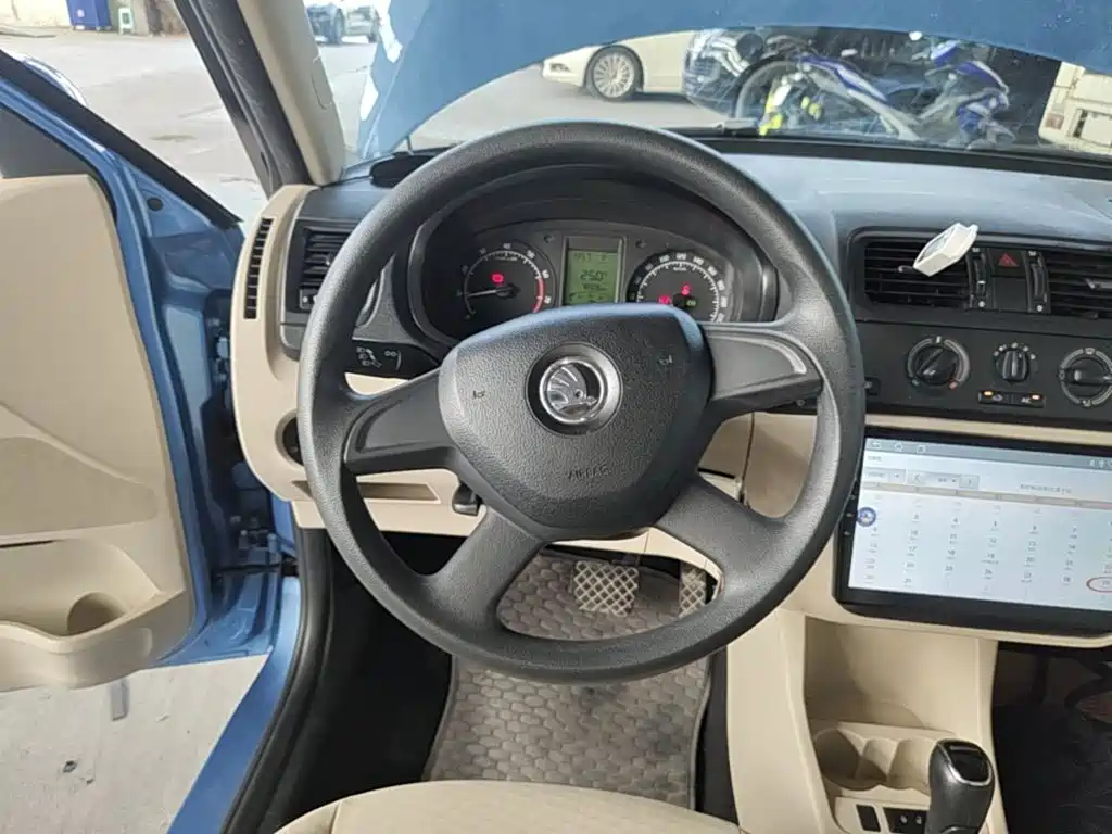 Skoda Fabia — миниатюра 11