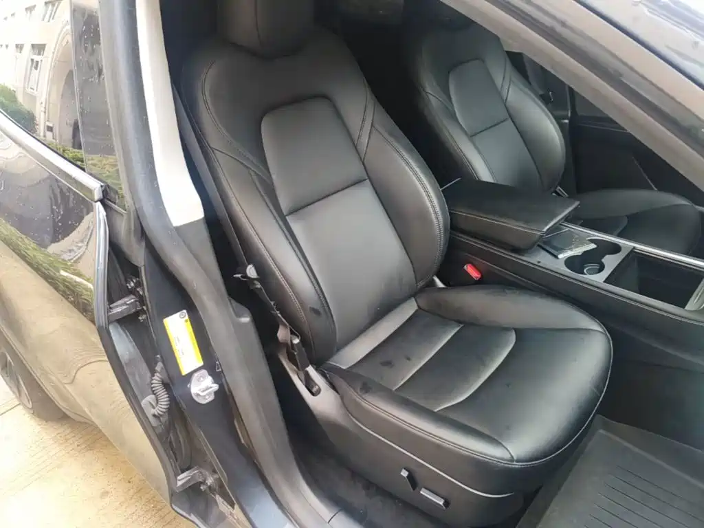 Tesla Model Y — миниатюра 25