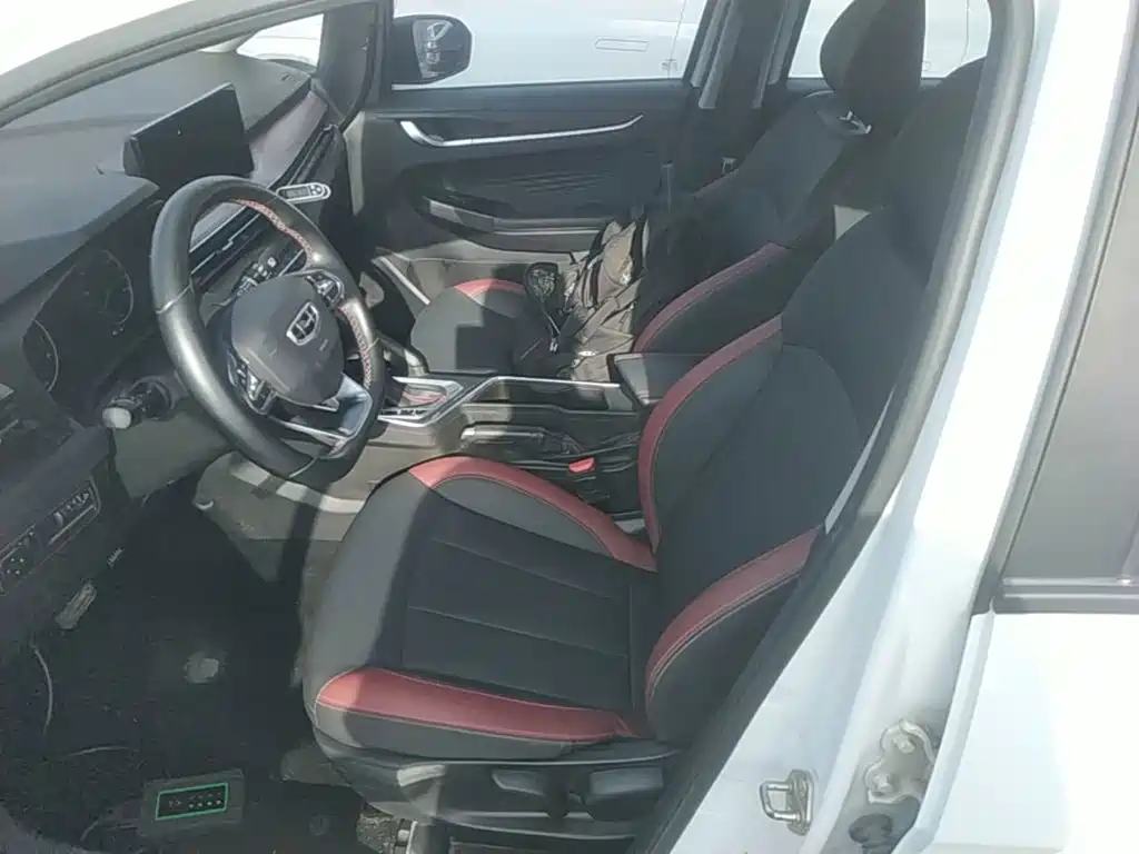 Geely Vision X3 — миниатюра 15