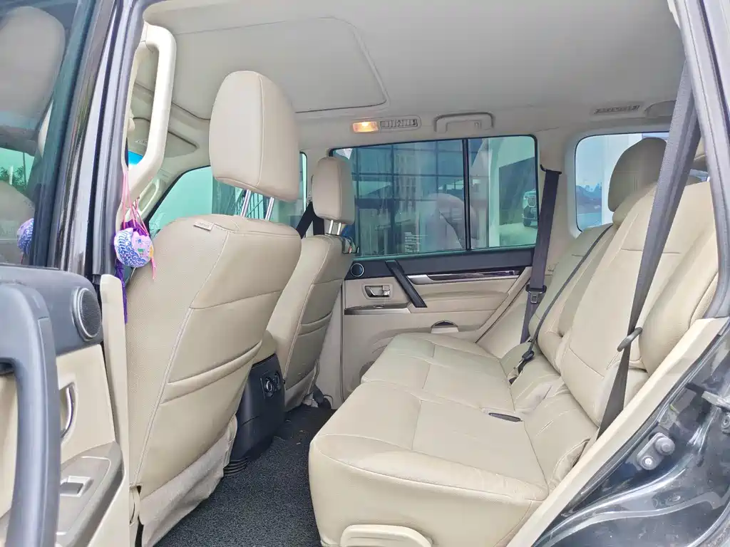 Mitsubishi V97 2018 3.8L