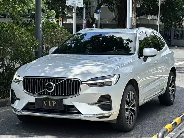 Volvo XC 60 2024 B 5 4 WD — фото 1