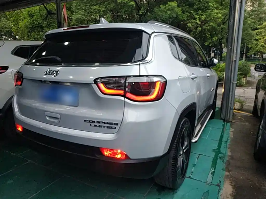 Jeep Compass — миниатюра 7