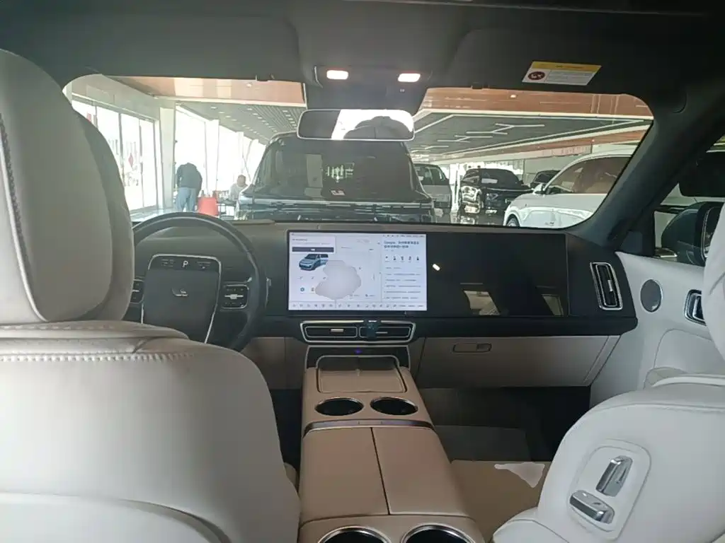 Li Auto Li L8 — миниатюра 10