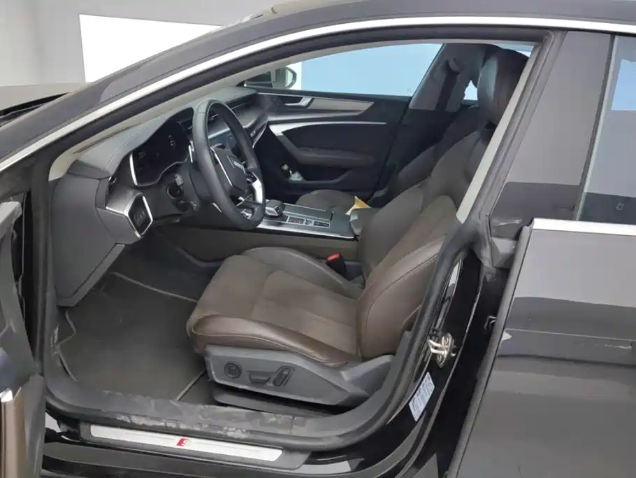 Audi A7L — миниатюра 9