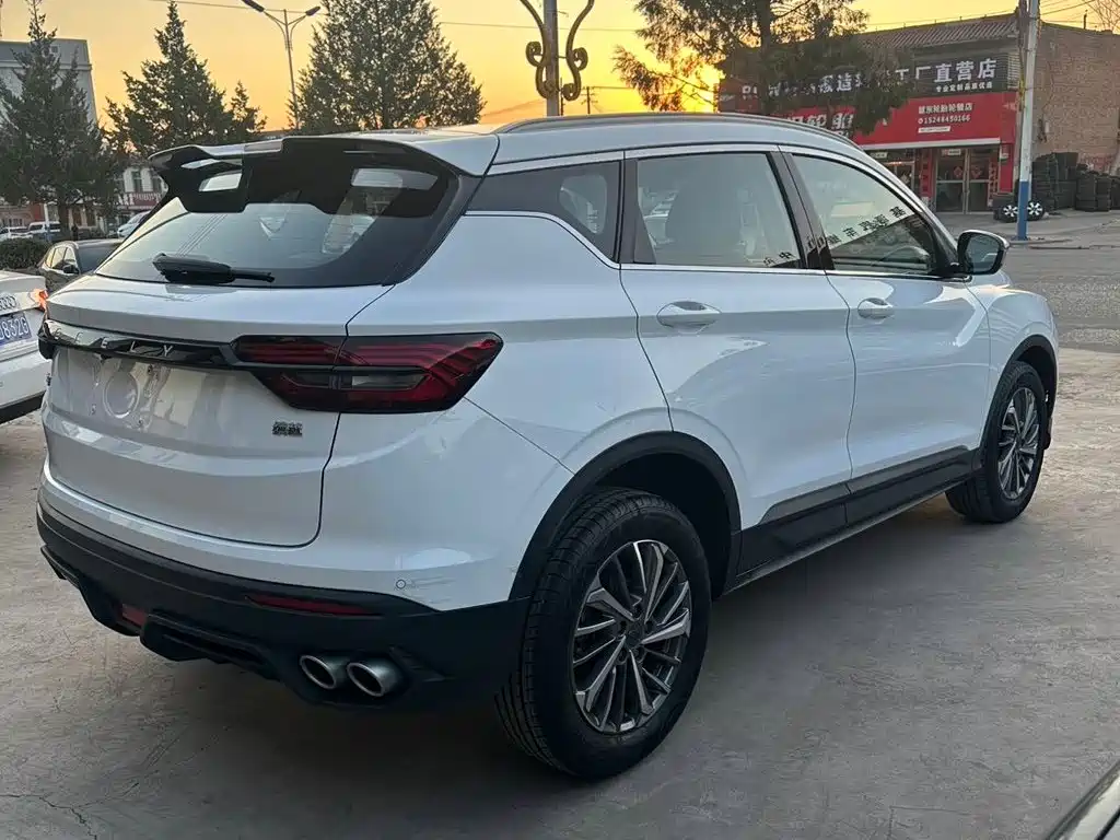 Geely Binyue — миниатюра 5