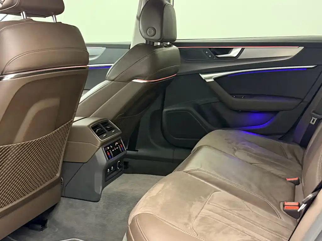Audi A7L — миниатюра 11