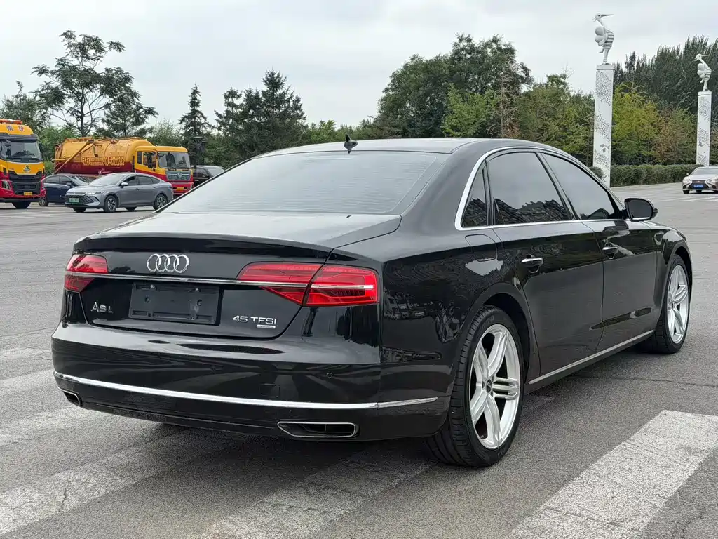 Audi A8 — миниатюра 9