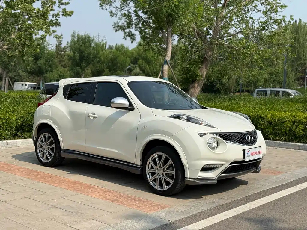 Infiniti ESQ 2014 1.6L