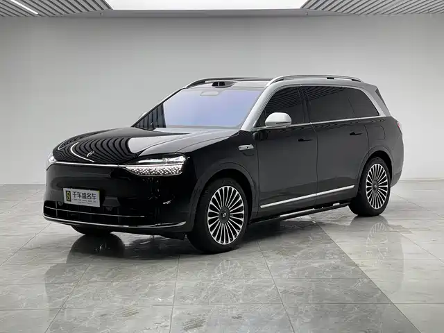 AITO ASK THE WORLD M9 2025