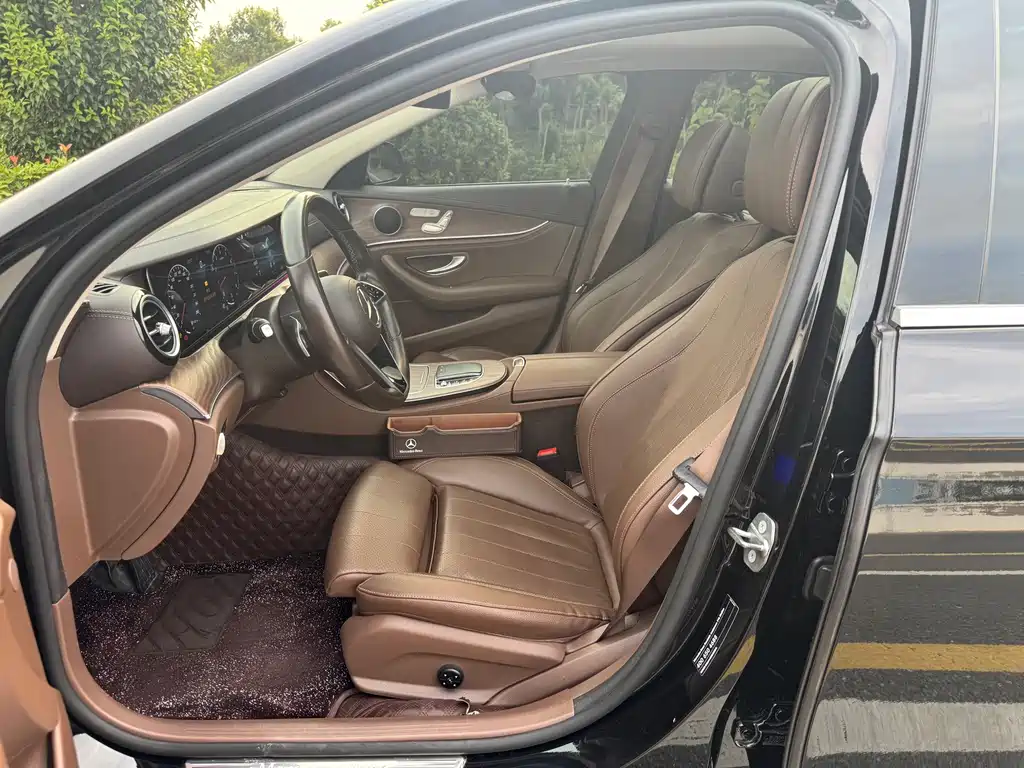 Mercedes-Benz E-Class — миниатюра 3