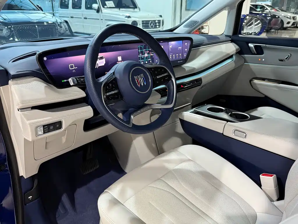 Buick GL8 Hybrid — миниатюра 5
