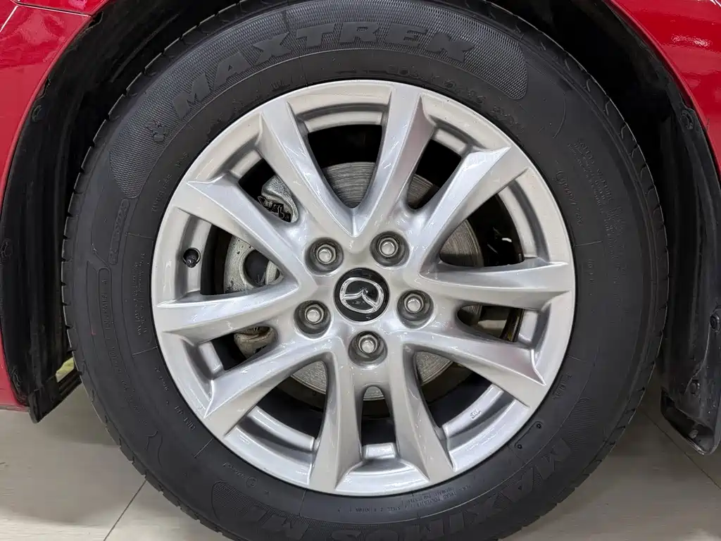 Mazda Mazda3 3 2014 1.5L MT Comfort