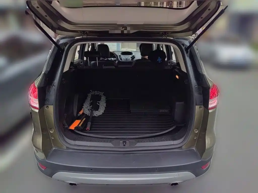 Ford Kuga — миниатюра 10
