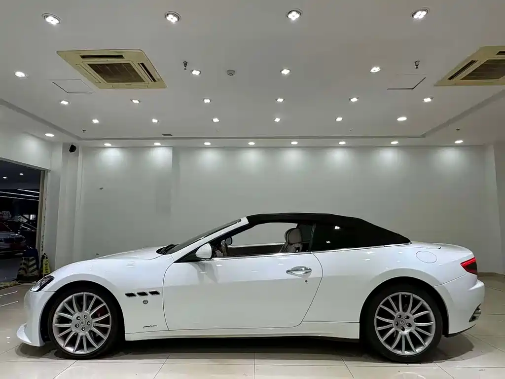 Maserati GranCabrio 2010 4.7L Automatic