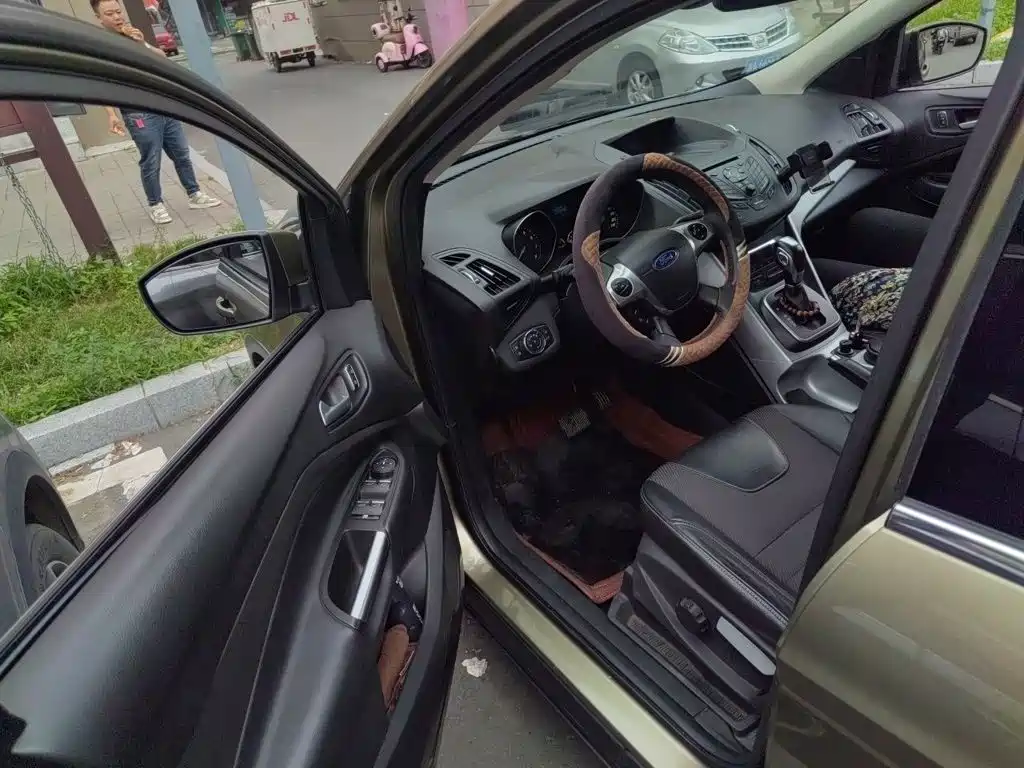 Ford Kuga — миниатюра 14