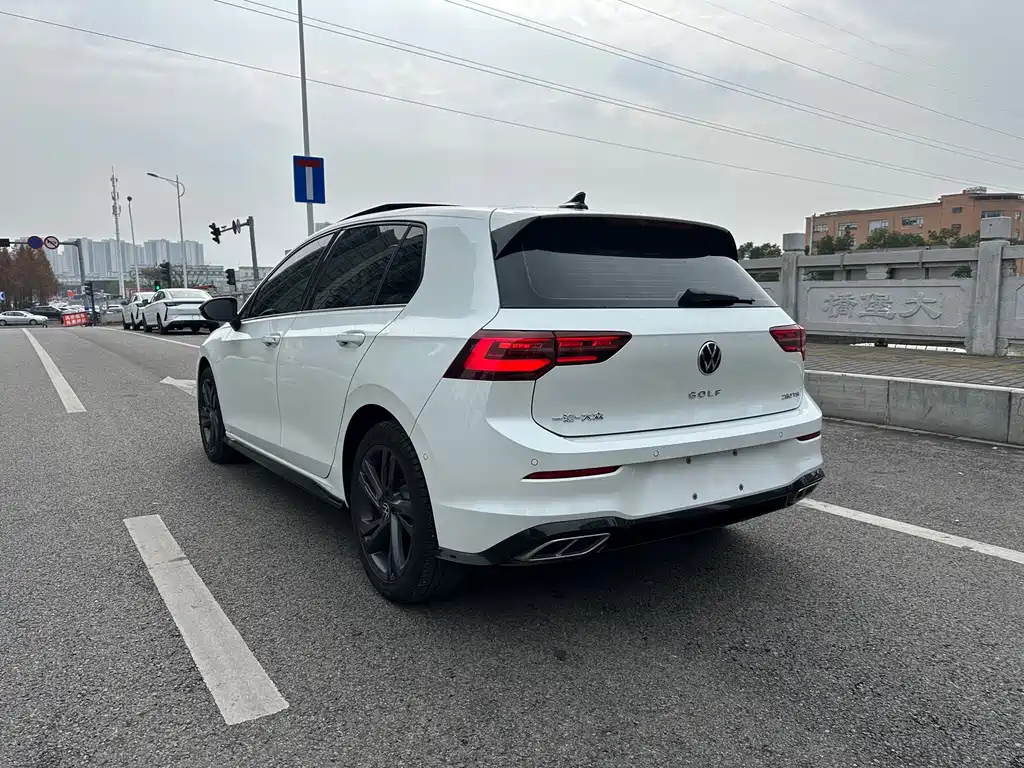 Volkswagen Golf 2023 280TSI DSG R-Line Lite