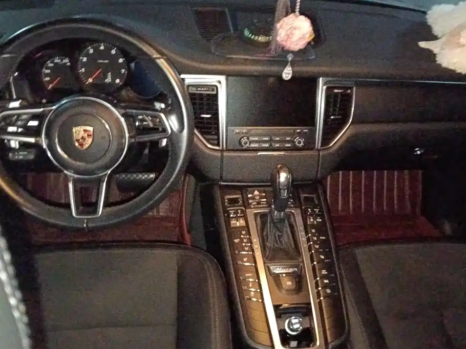 Porsche Macan — миниатюра 12