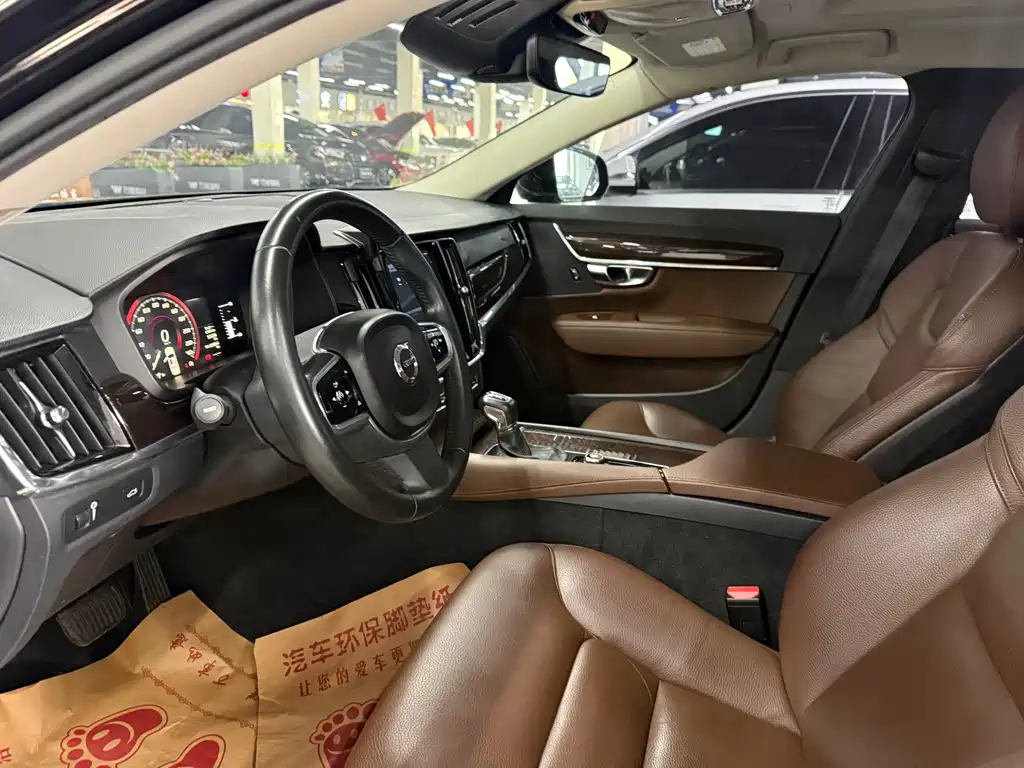 Volvo S90 — миниатюра 9
