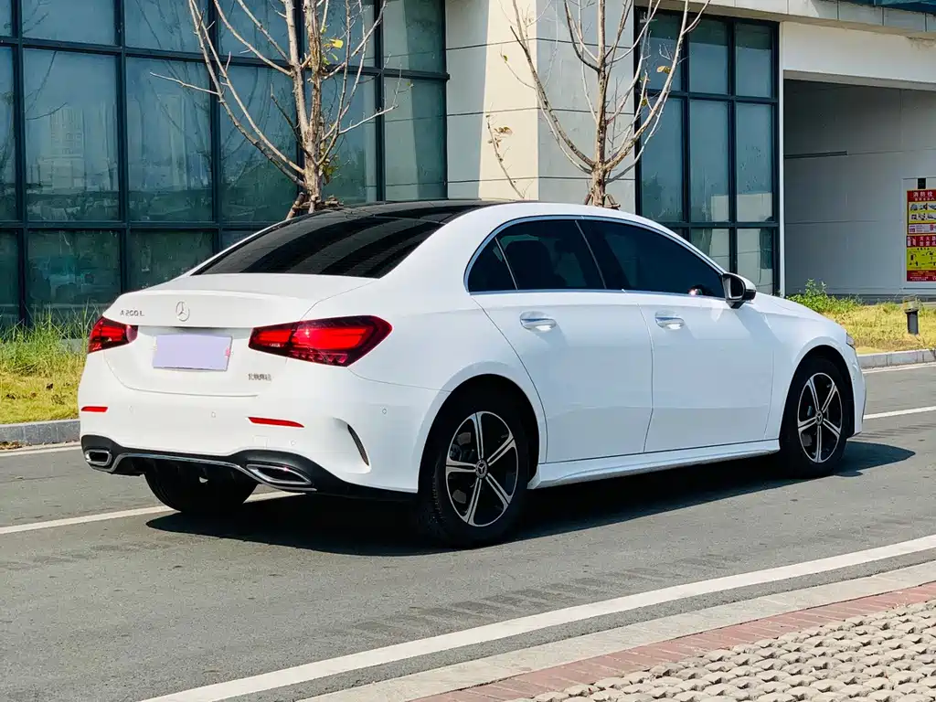 Mercedes-Benz A-Class — миниатюра 7