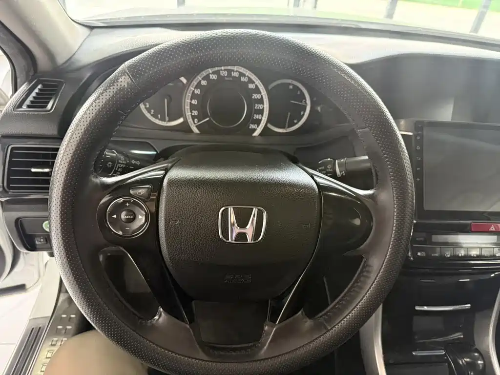 Honda Accord — миниатюра 12