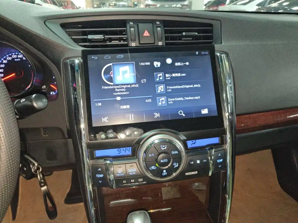 Toyota Reiz — миниатюра 13