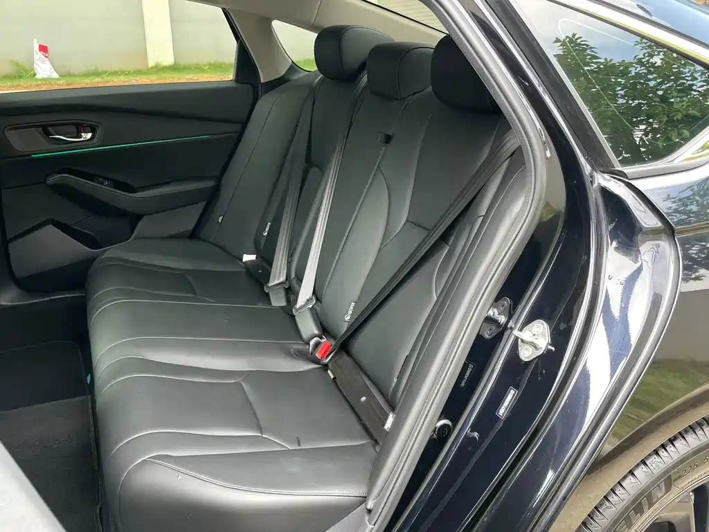 Honda Accord — миниатюра 9