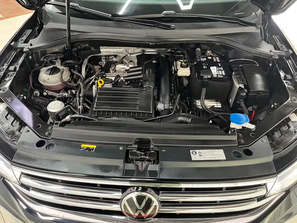 Volkswagen Tiguan L — миниатюра 21