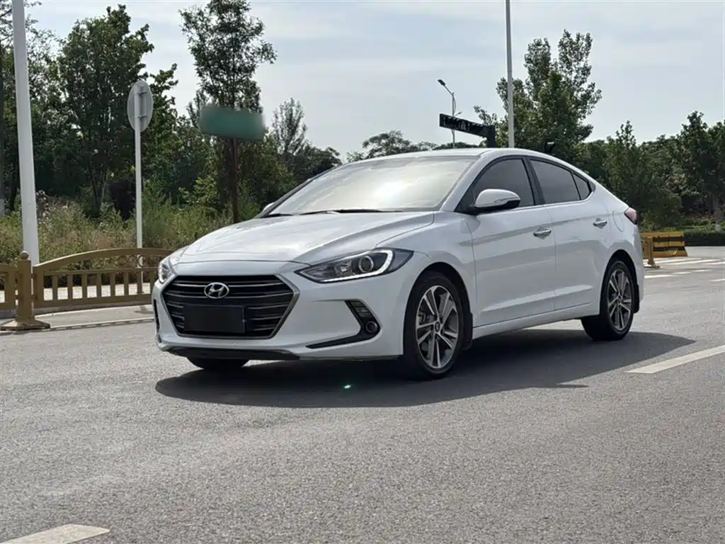 Купить Hyundai Elantra