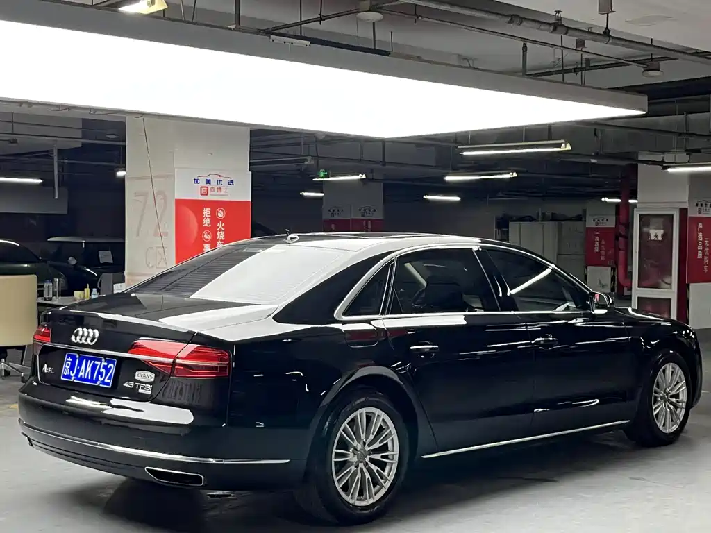 Audi A8 — миниатюра 5