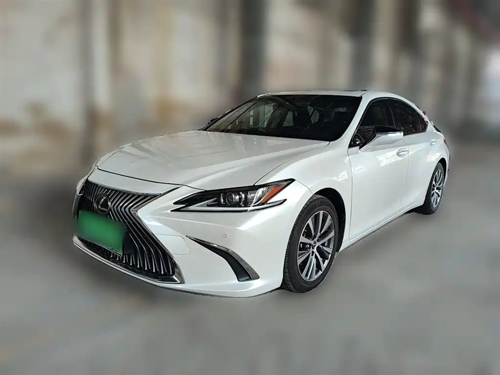 Купить Lexus ES